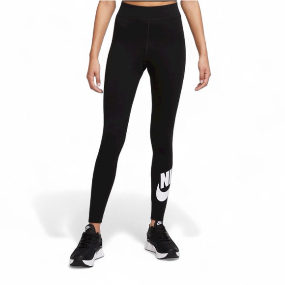 Nike Women’s High-Waisted Sportswear Essential Logo Leggings Size XL NWT - Picture 1 of 16